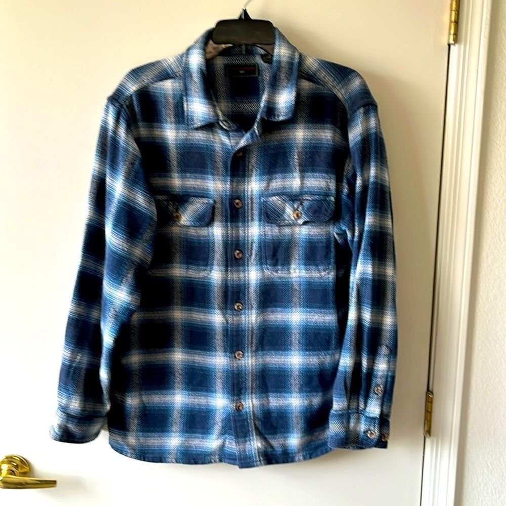 Field & Stream Long Sleeve Shirt Size Medium GUC Blue/ white